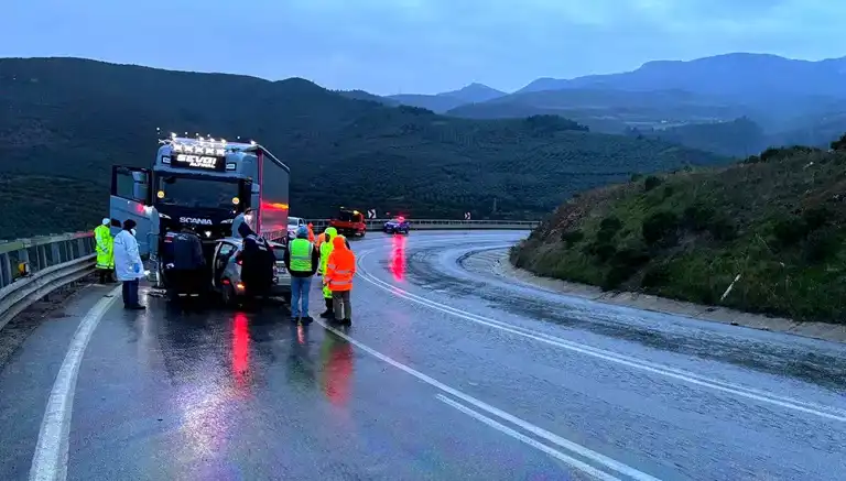 İznik'te Korkunç Kaza: 1 Ölü, 2 Yaralı