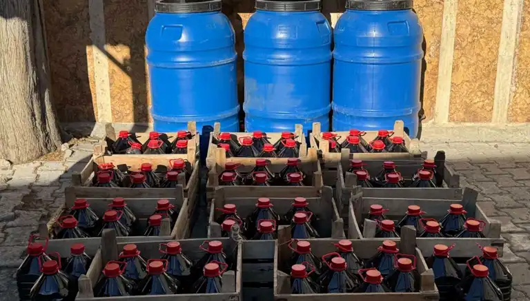 Yılbaşı Öncesi Sahte Alkol Baskını: Binlerce Şişe Ele Geçirildi